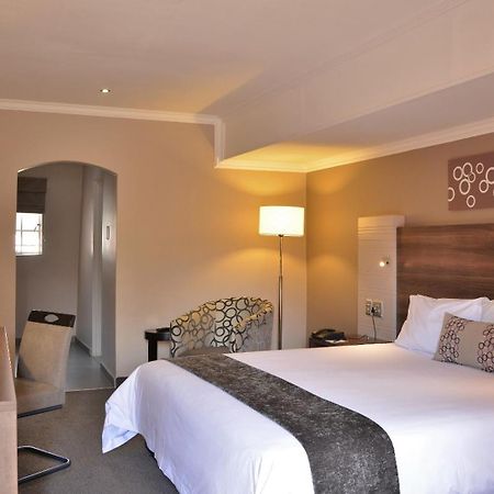 Birchwood Hotel And Or Tambo Conference Centre Boksburg Room photo
