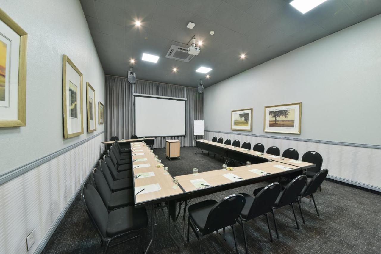Birchwood Hotel And Or Tambo Conference Centre Boksburg Exterior photo